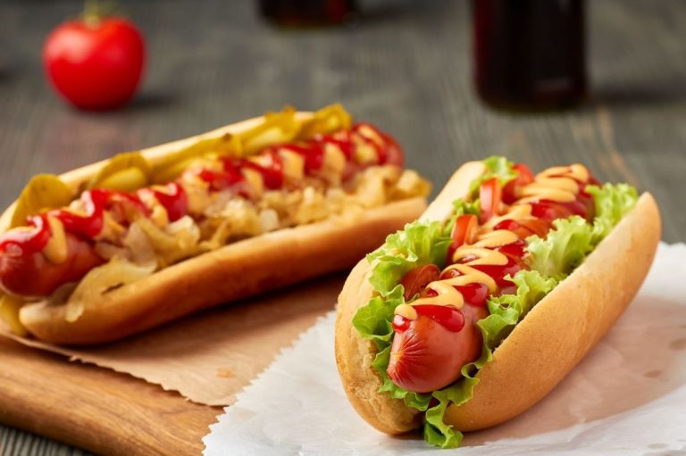 Mengenal Hot Dog Makanan Ikonik Amerika yang Mendunia
