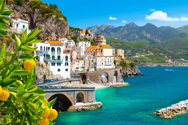 Pesona Amalfi Coast, Permenjelasan Pantai Italia yang Menakjubkan