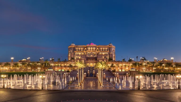 Emirates Palace, Ikon Kemewahan Abu Dhabi yang Memukau