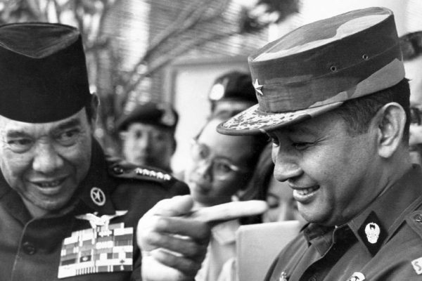 Sejarah Orde Baru, Era Transformasi dan Kontroversi di Indonesia